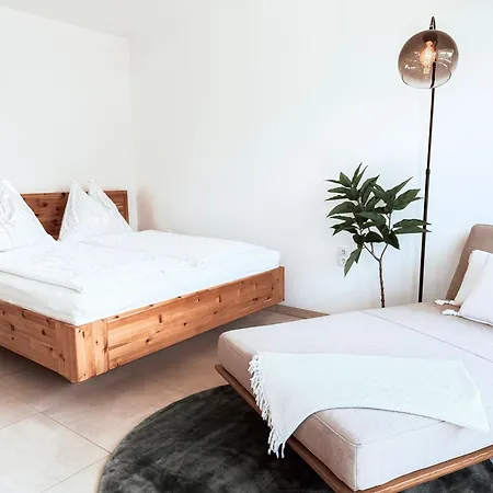 Gluecksmoment Mit Balkon In Apartment *