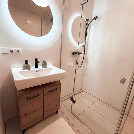 Apartment Gluecksmoment Mit Balkon In Graz